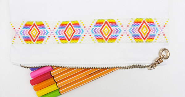 Bolsa personalizada de costura fácil de bricolaje con un tejido de peyote de arco iris impar Bolsa personalizada de costura fácil de bricolaje con un tejido de peyote de arco iris impar