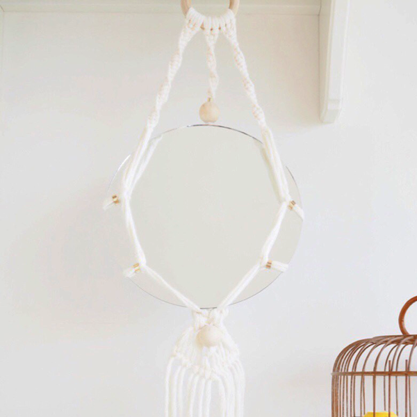 Espejo colgante DIY con macramé y cuentas de madera de moda Espejo colgante DIY con macramé y cuentas de madera de moda