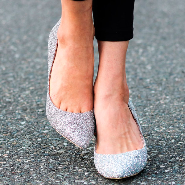 DIY Personalización de tacones con purpurina plateada DIY Personalización de tacones con purpurina plateada