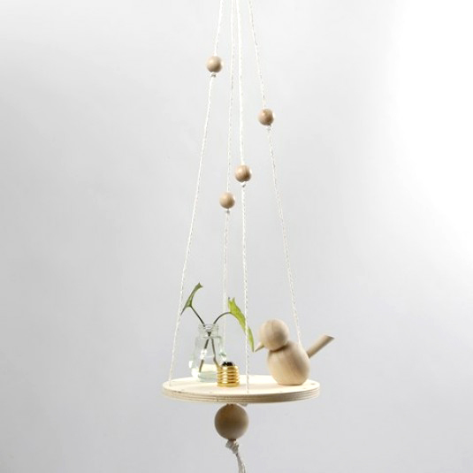 Decoración DIY - estantería colgante con cuentas de madera Decoración DIY - estantería colgante con cuentas de madera