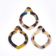 Colgante calado forma oriental 41.5x32 mm Imitación Concha Tortuga Beige Negro x1