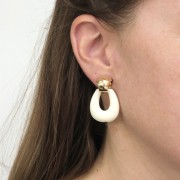 Colgante gota calado de resina opaca 28x25 mm - Crudo x1