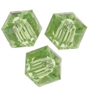 Cuentas - Cubo PureCrystal 5601 6 mm - Reinvented Peridot x1 Cubo PureCrystal 5601 6 mm - Reinvented Peridot x1