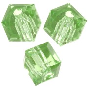 Cuentas - PureCrystal 5601 Cubos de 4 mm - Reinvented Peridot x8 PureCrystal 5601 Cubos de 4 mm - Reinvented Peridot x8
