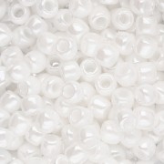 White - Rocaille Toho 6/0 TO6R121 - Blanco Opaco Lustre x8g Rocaille Toho 6/0 TO6R121 - Blanco Opaco Lustre x8g