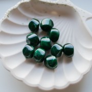 Cuentas acrílicas irregulares 15x14 mm - Verde oscuro jaspeado x10