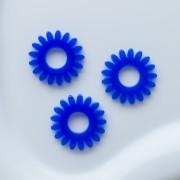Colgante de margarita de 20 mm de acrílico transparente - Azul real x1