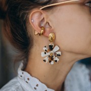 Colgantes con forma de flor de 40 mm, de acetato y acero inoxidable 304 Dorado - morado - marrón (x2)