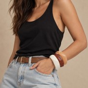 Pulsera brazalete rígida cuadrada irregular de 64 mm de resina translúcida - Salmón marmolado