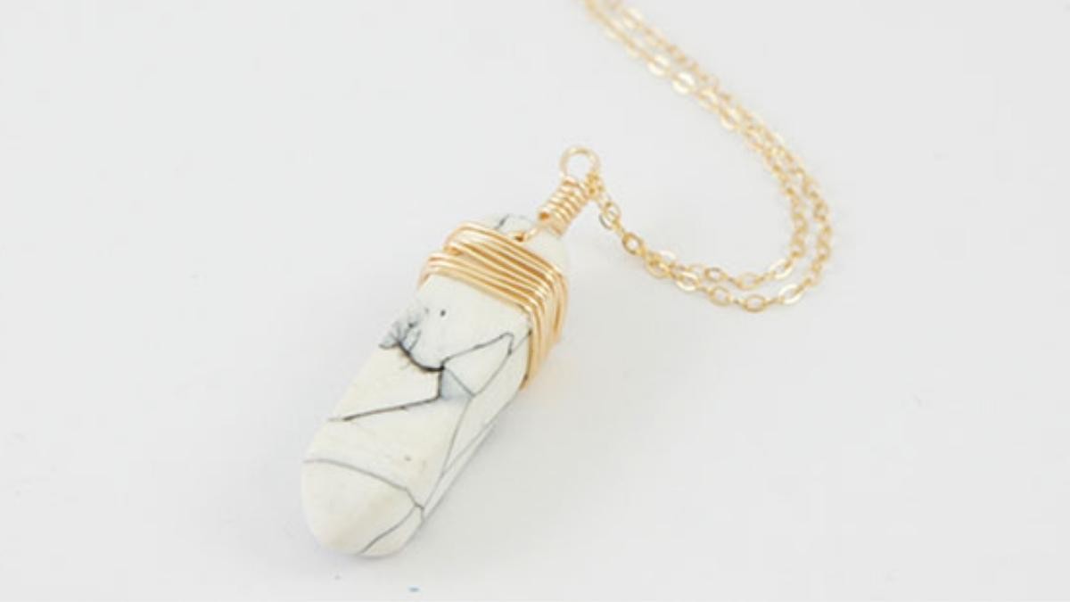 Colgante de arcilla polimérica con efecto mármol Colgante de arcilla polimérica con efecto mármol