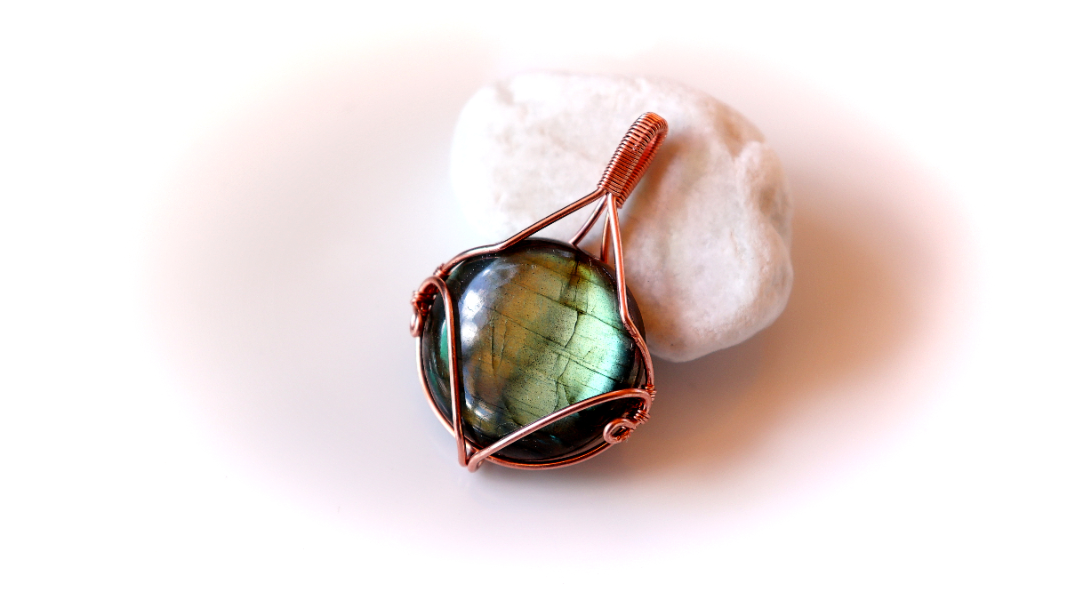 Colgante de piedras preciosas con alambre de cobre Colgante de piedras preciosas con alambre de cobre