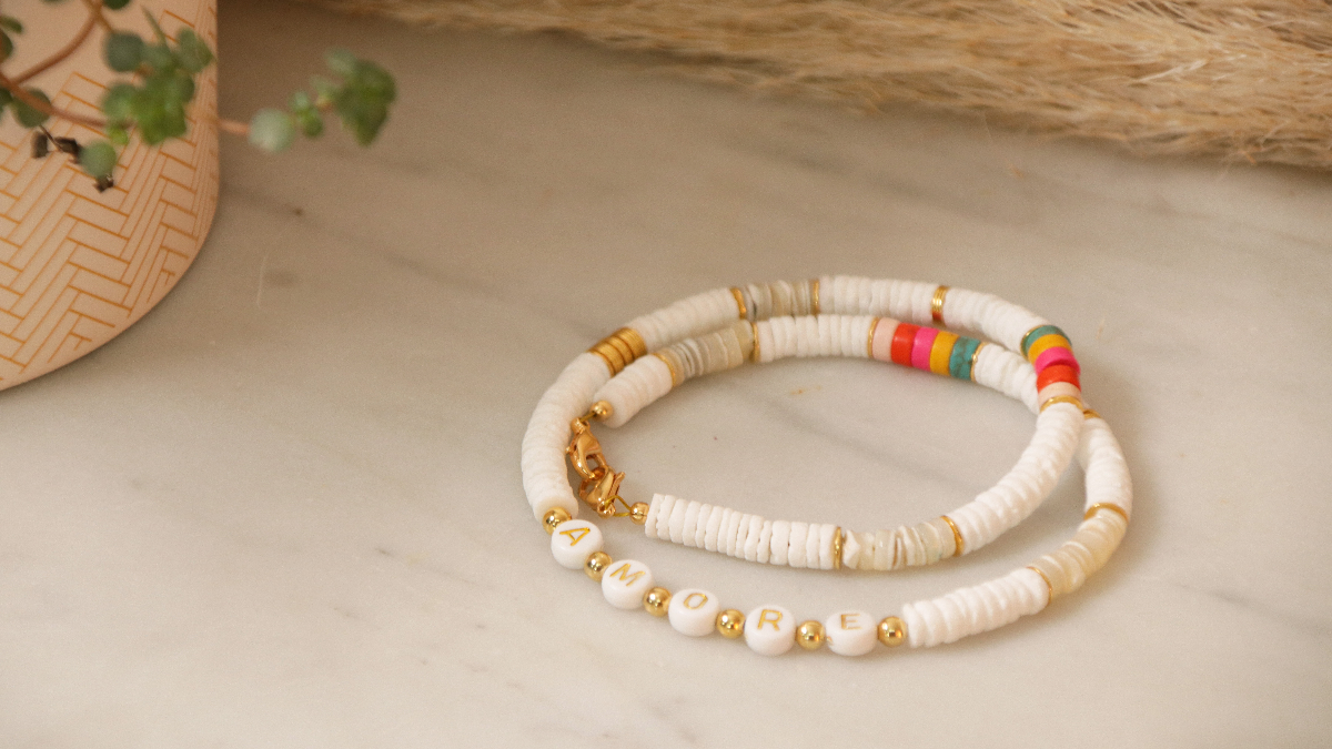 DIY 3 en 1 joya de mensaje hecha de concha heishi y cuentas de letras DIY 3 en 1 joya de mensaje hecha de concha heishi y cuentas de letras