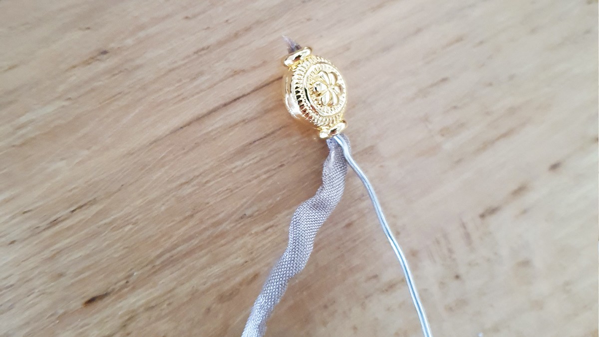 Moderno collar de varias filas con gemas de cornalina y unakita : Paso 4 Moderno collar de varias filas con gemas de cornalina y unakita : Paso 4