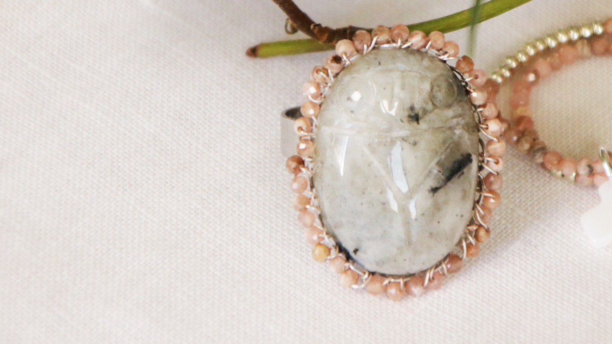 DIY Anillo de Labradorita y Miyuki con gemas de escarabajo : Paso 2 DIY Anillo de Labradorita y Miyuki con gemas de escarabajo : Paso 2