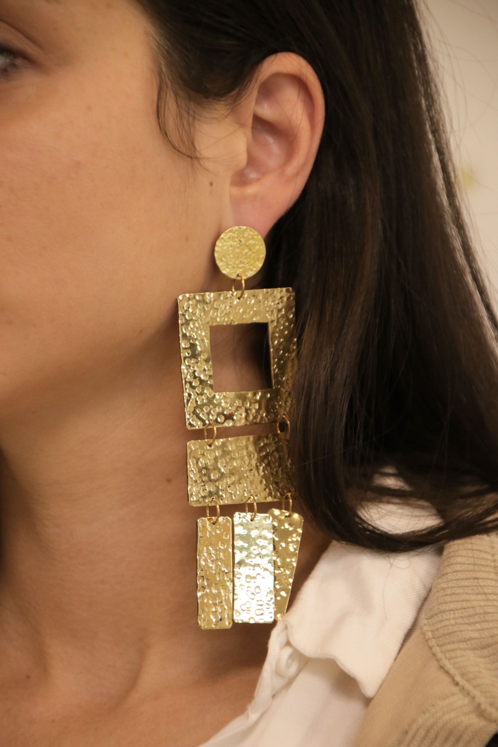 Esquema Fabricación de pendientes colgantes martillados - creación de joyas artesanales Esquema Fabricación de pendientes colgantes martillados - creación de joyas artesanales