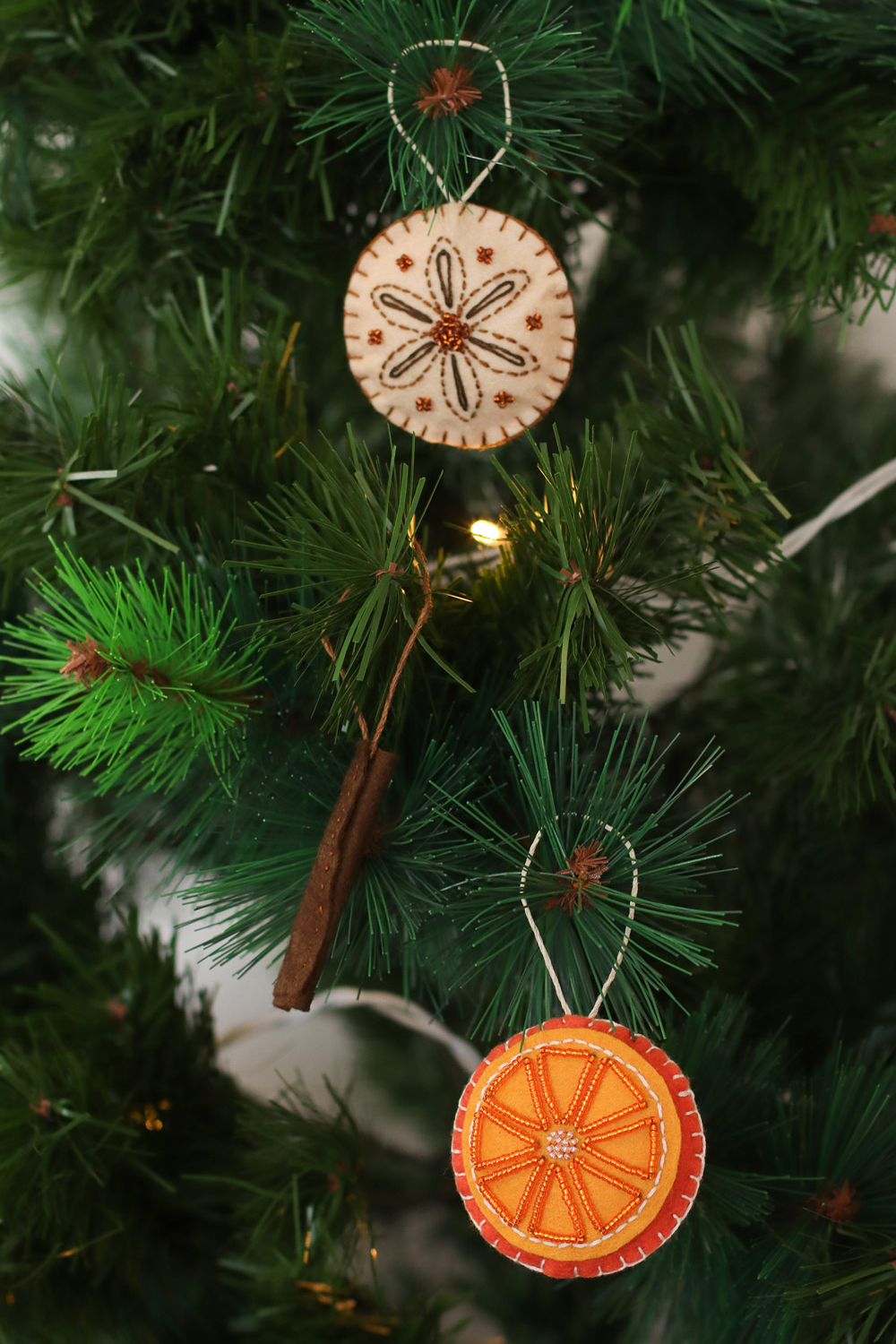 Esquema Patrón de fieltro para la decoración del árbol de Navidad Aromas de Navidad Esquema Patrón de fieltro para la decoración del árbol de Navidad Aromas de Navidad