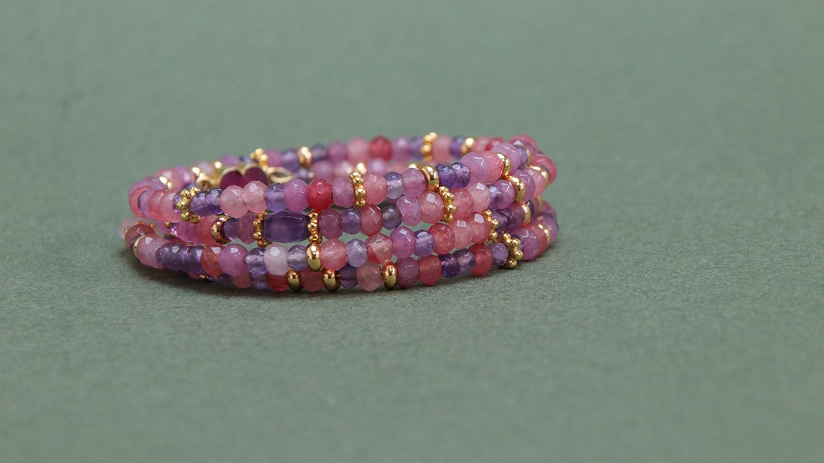 Esquema Pulsera multi vuelta, cuentas de piedra natural malva y rosa Esquema Pulsera multi vuelta, cuentas de piedra natural malva y rosa