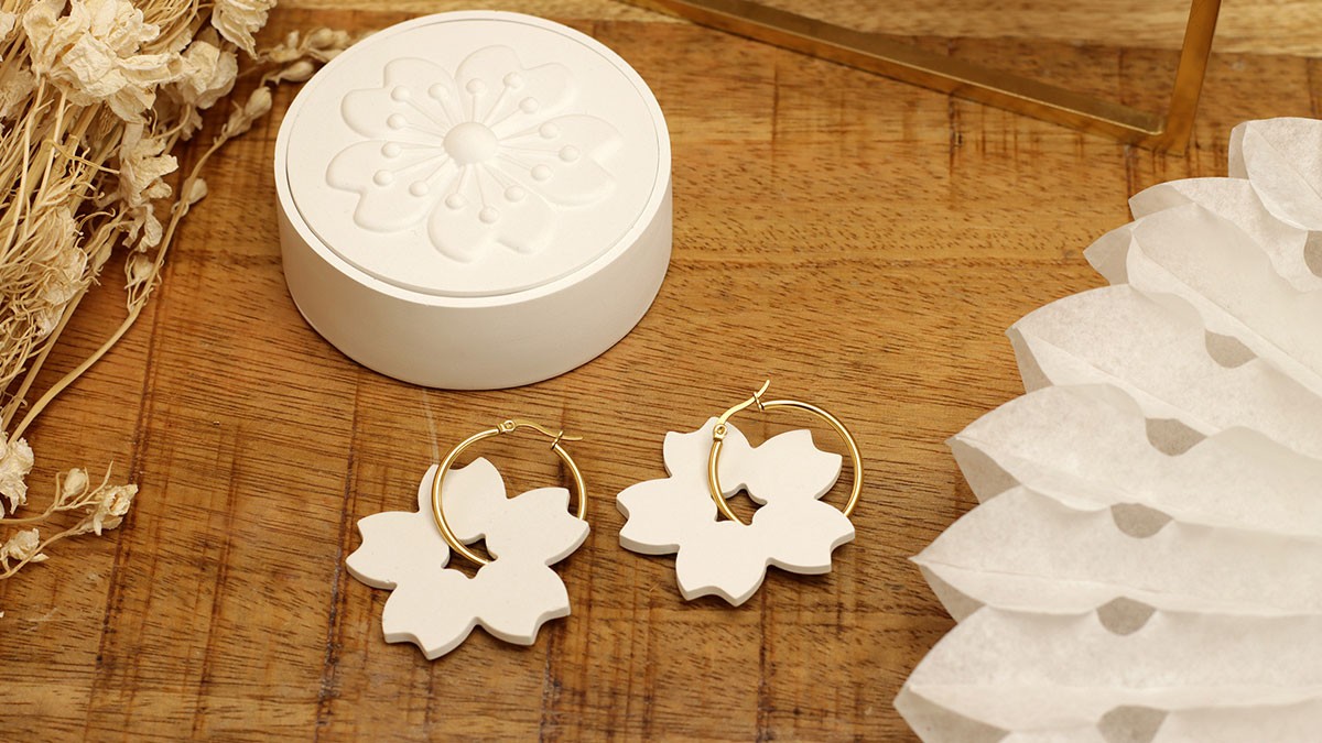 Criollas y caja de flores en polvo Raysin Criollas y caja de flores en polvo Raysin