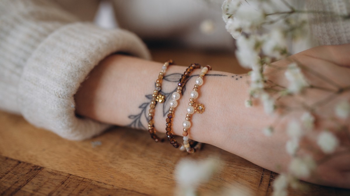 Pulseras marrones con piedras naturales y perlas facetadas Pulseras marrones con piedras naturales y perlas facetadas