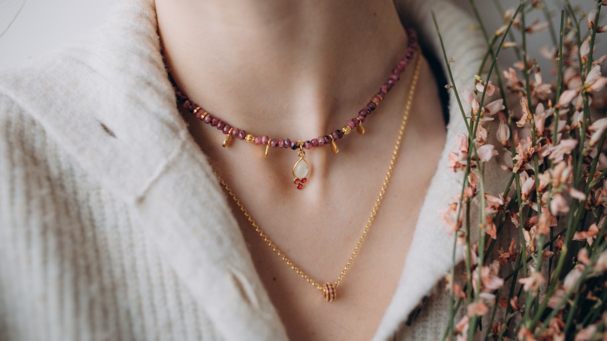 Collar de doble hilera de piedras naturales Collar de doble hilera de piedras naturales