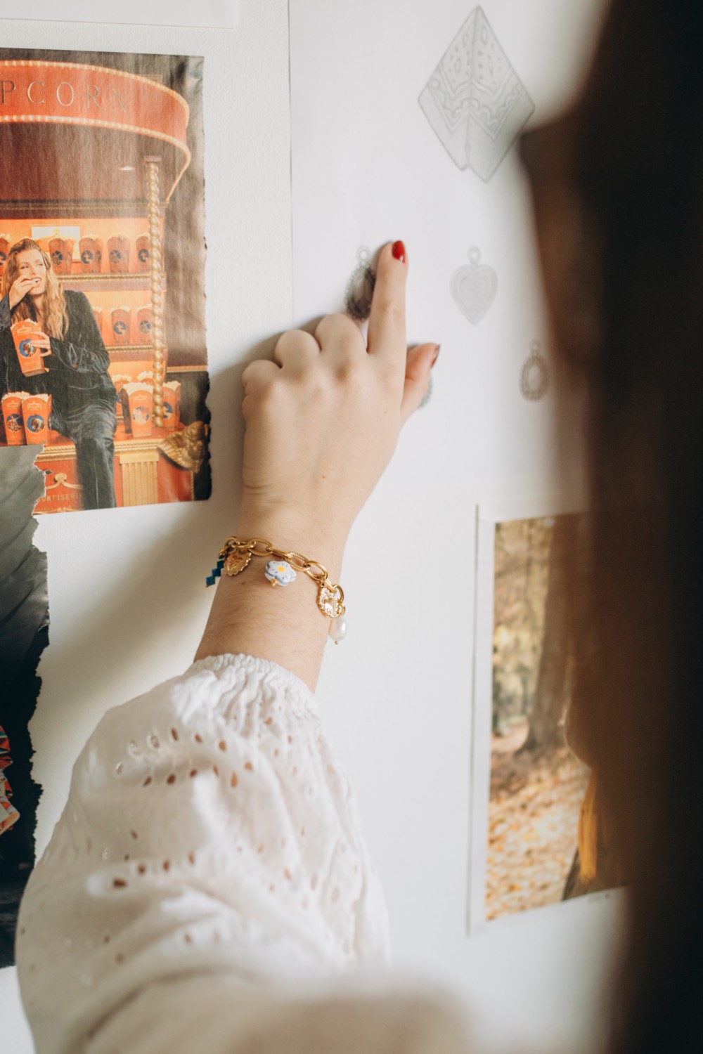 Esquema Pulsera DIY de acero inoxidable chapado en oro con cuentas azules y blancas Esquema Pulsera DIY de acero inoxidable chapado en oro con cuentas azules y blancas