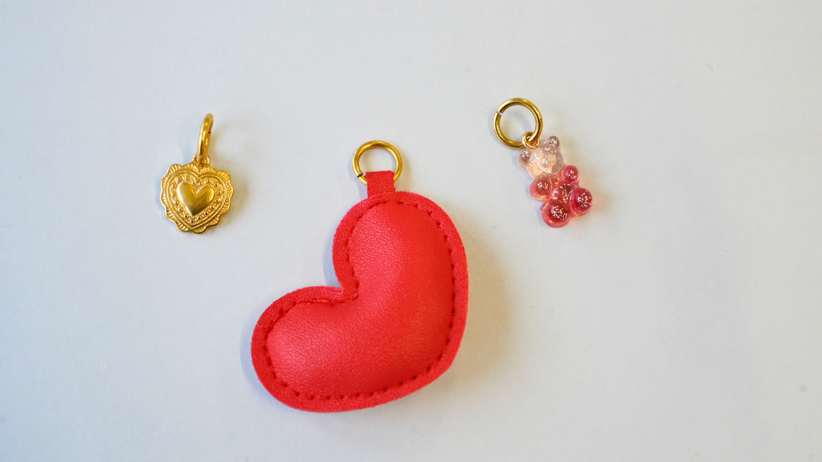 Joyas para bolsos de San Valentín: una idea DIY fácil : Paso 1 Joyas para bolsos de San Valentín: una idea DIY fácil : Paso 1