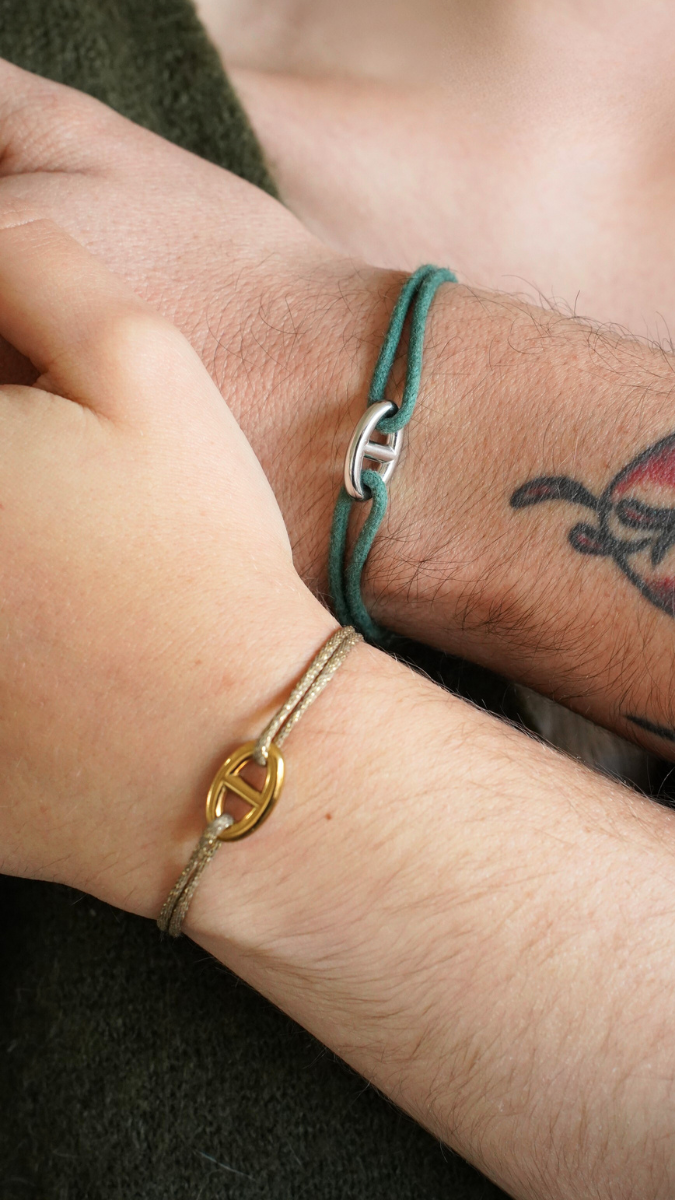 Esquema Dúo de pulseras de cordón y malla azul marino Esquema Dúo de pulseras de cordón y malla azul marino